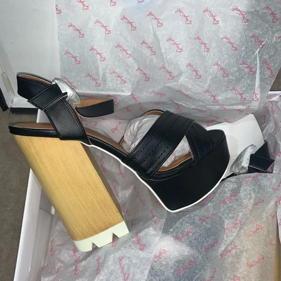 Black and Brown Platform Heels - Picture 7 of 7